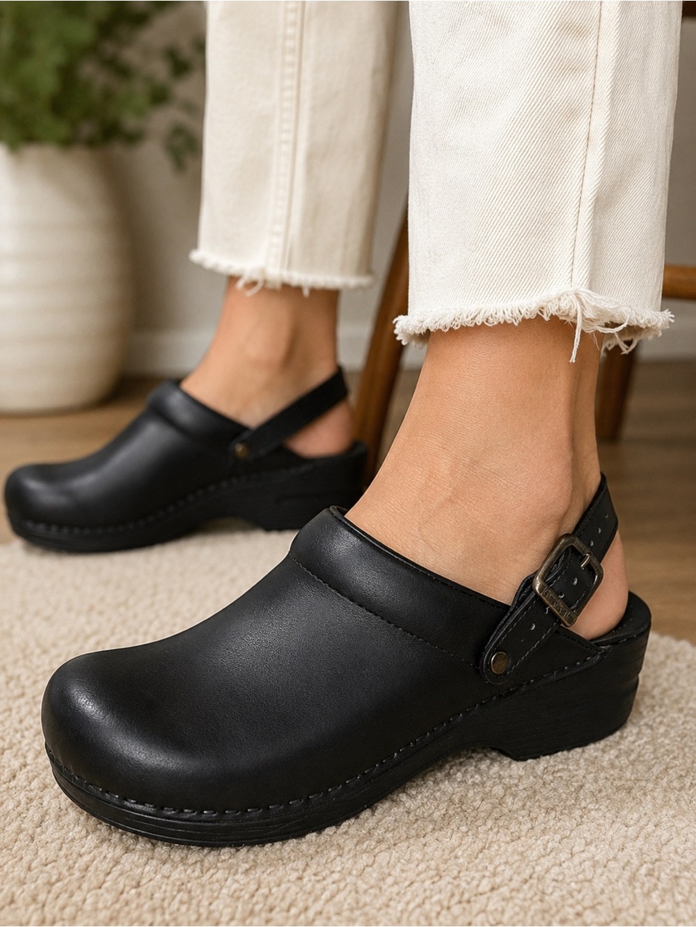 Dansko Ingrid Clogs 41 Black Oiled Leather Convertible Strap Comfort Shoes